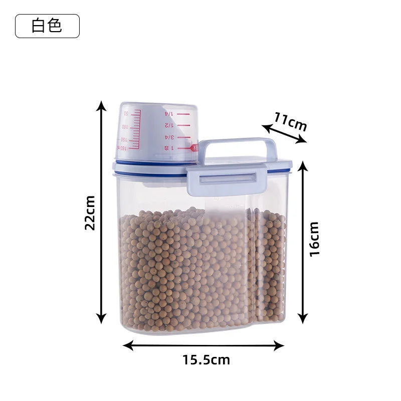 Contenedor hermético para croquetas con taza medidora (1.5 kg / 2 kg)