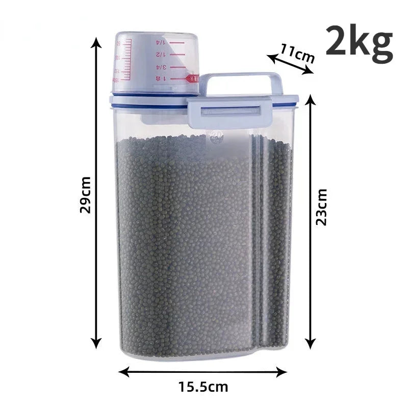 Contenedor hermético para croquetas con taza medidora (1.5 kg / 2 kg)